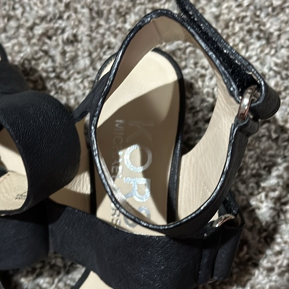 Michael Kors 5.5 wedge heel- black - Picture 5 of 5
